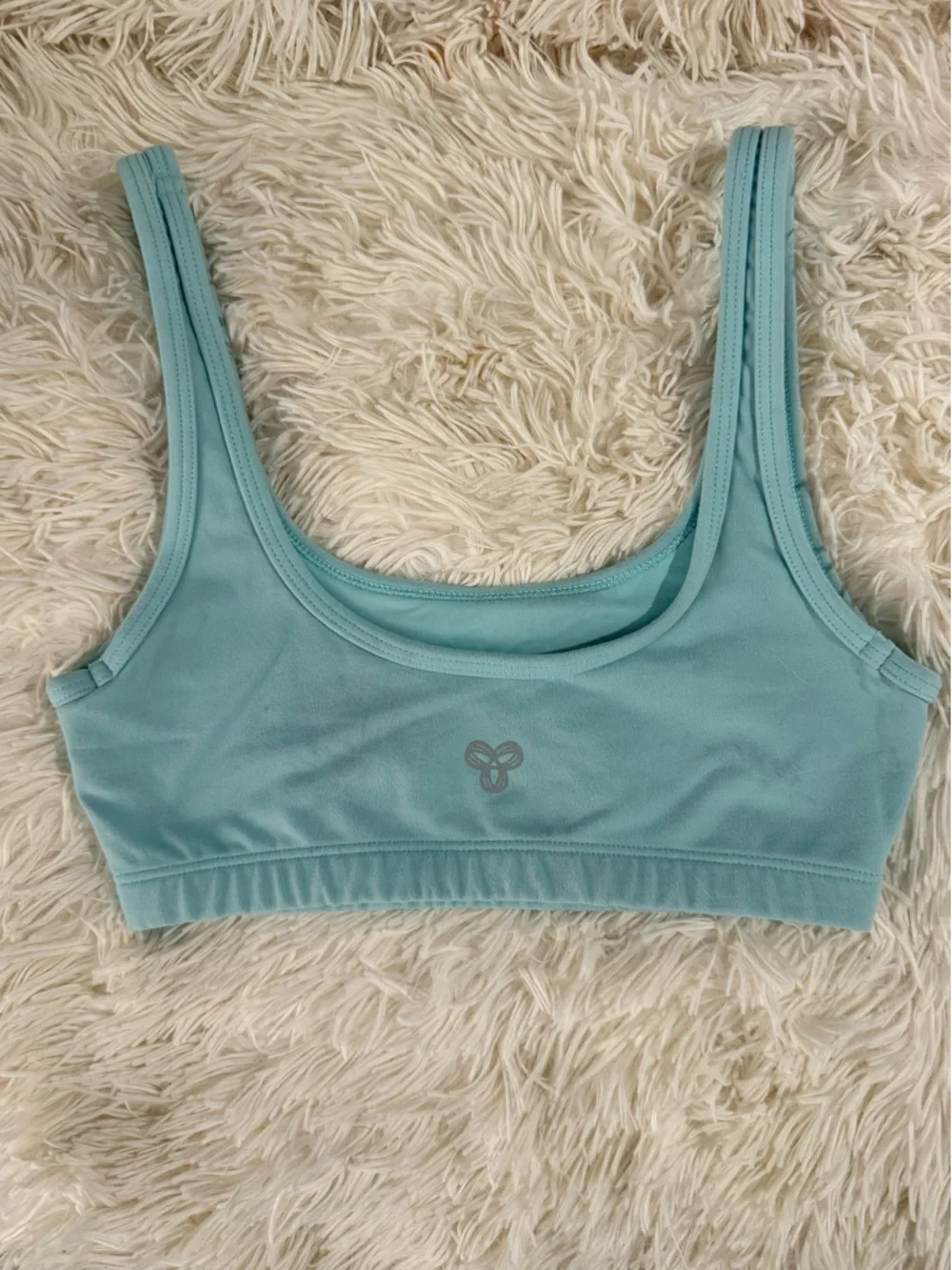 Aritzia TnAction biker shorts and bra set - Picture 4 of 8